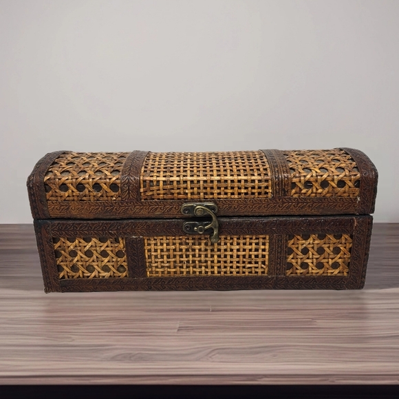 Wooden & Wicker Rectangle Box With Front Latch & Hinge Back Light & Dark Browns - Picture 1 of 14